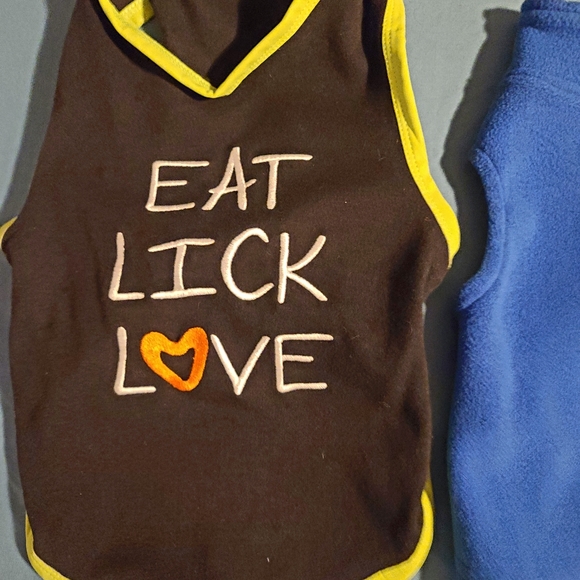 Bundle of 2 small to Medium Small/Med Dog  Jackets.In Excellent used condition. - Picture 3 of 9